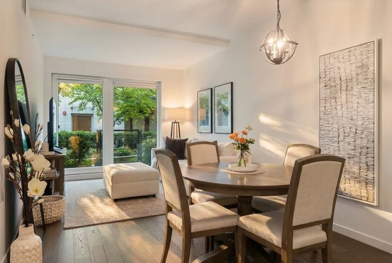 105 5383 CAMBIE STREET - photo 1 of 25