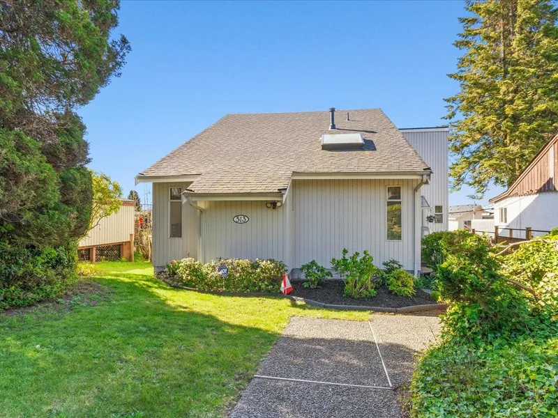 513 E 6TH STREET - photo 2 of 25