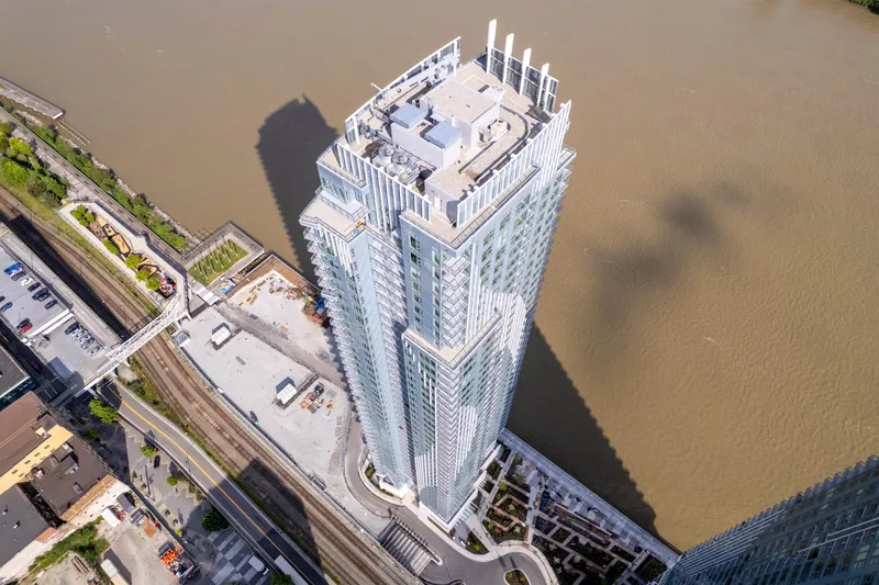 2104 660 QUAYSIDE DRIVE - photo 1 of 25