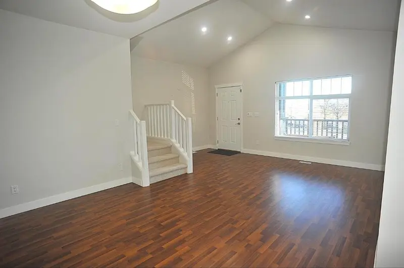 5949 165 STREET - photo 3 of 13