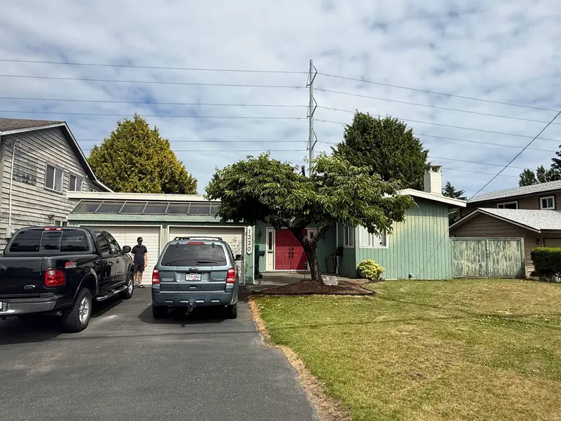 1330 53A STREET - photo 2 of 4