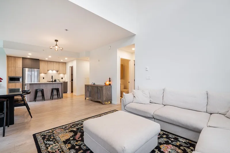 105 19577 65B AVENUE - photo 3 of 25