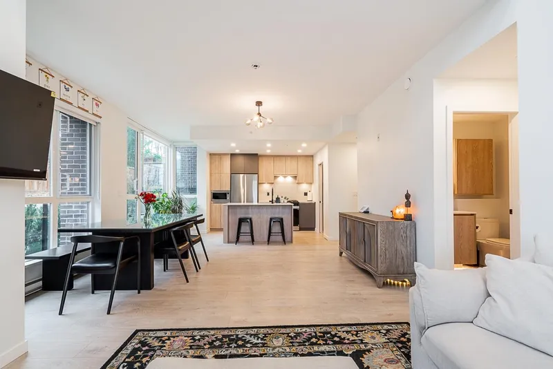 105 19577 65B AVENUE - photo 4 of 25