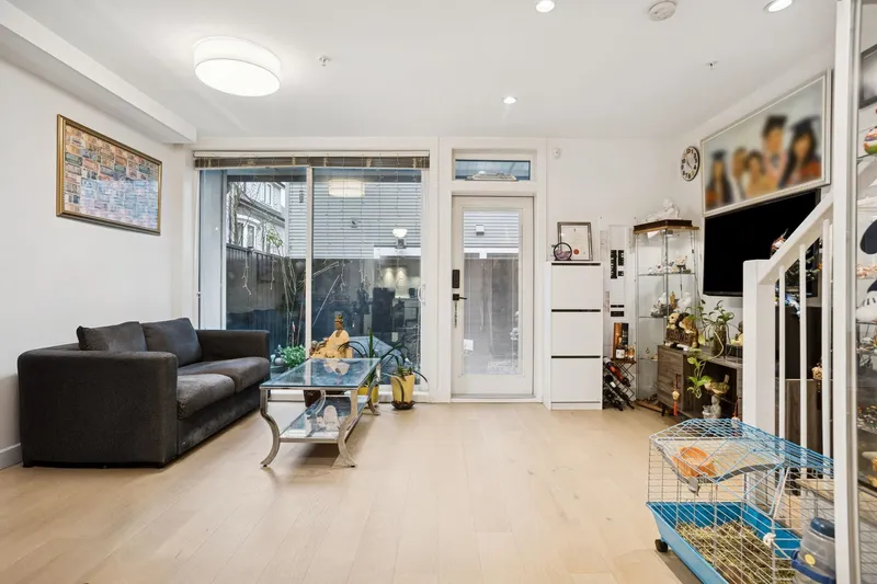 721 E 26TH AVENUE - photo 2 of 17