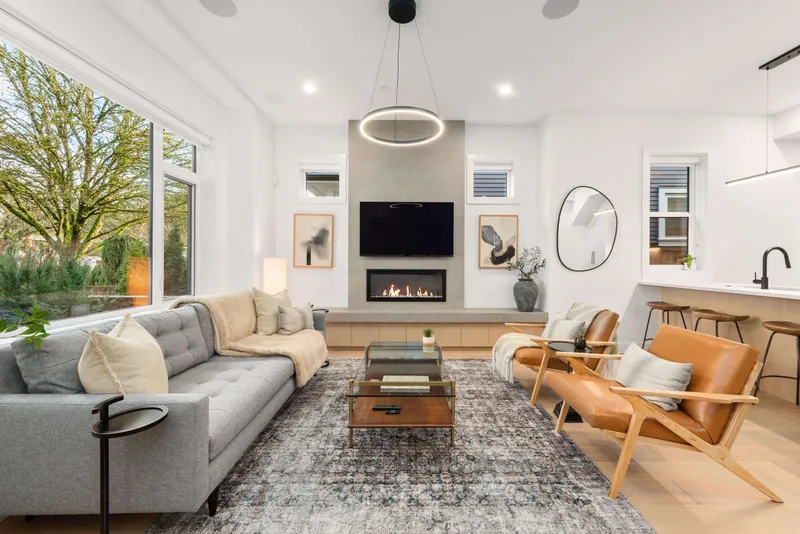 1220 E 11TH AVENUE - photo 4 of 25