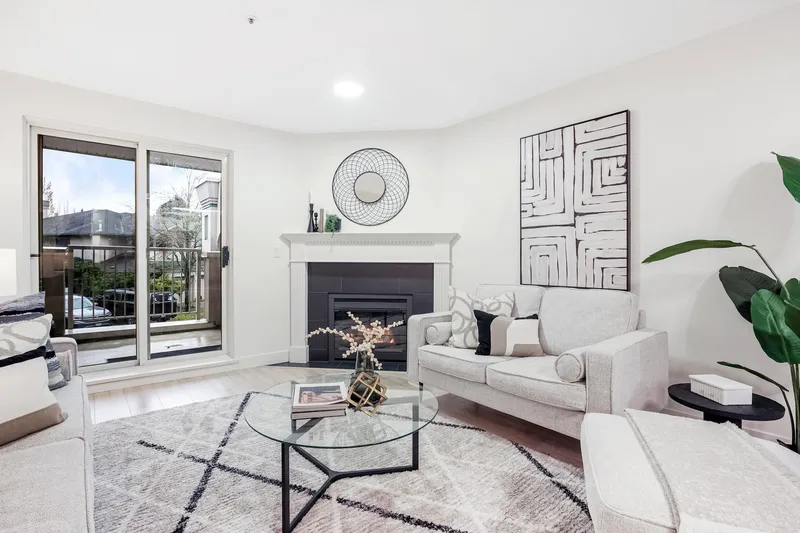 201 13870 70 AVENUE - photo 2 of 25