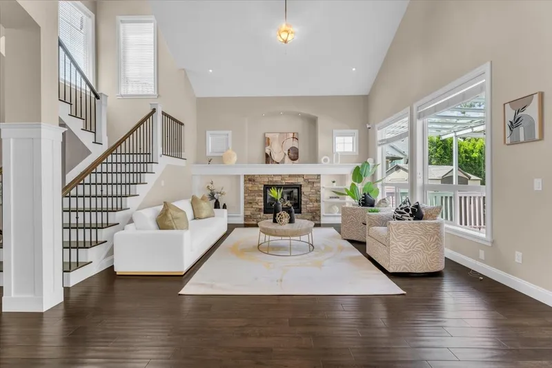 16261 25 AVENUE - photo 4 of 25