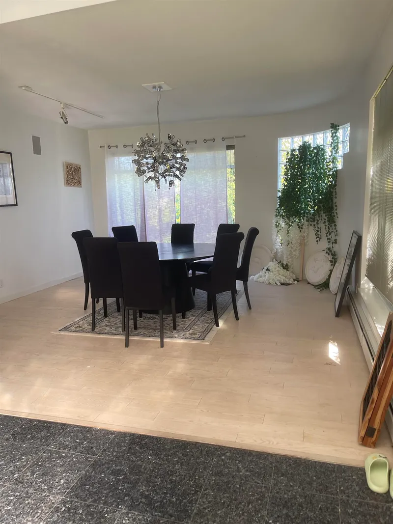 757 W 52ND AVENUE - photo 4 of 6