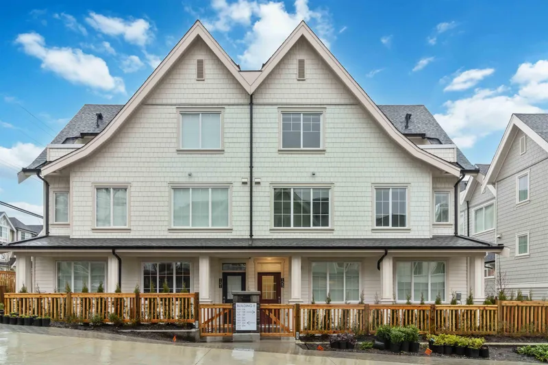 125 720 ROBINSON STREET - photo 1 of 21