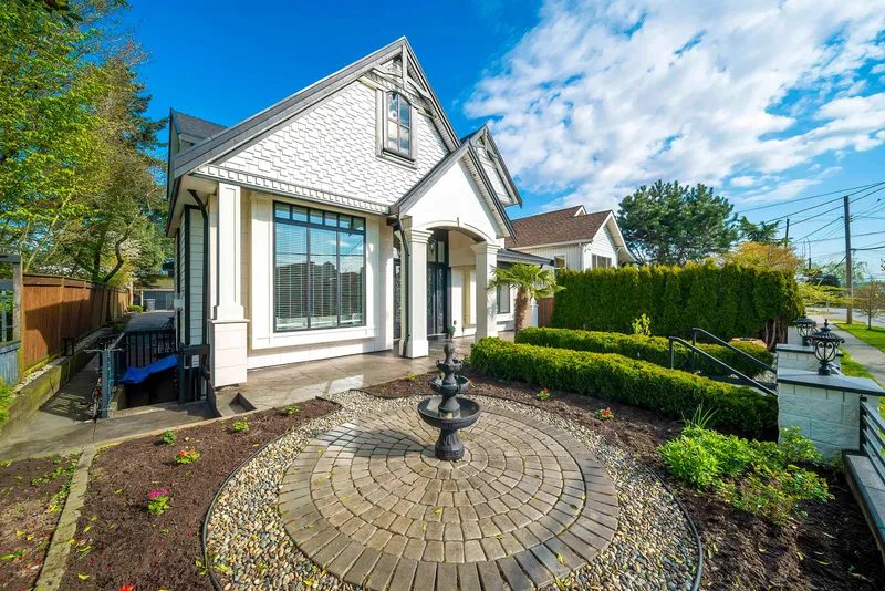 813 DUBLIN STREET - photo 4 of 25