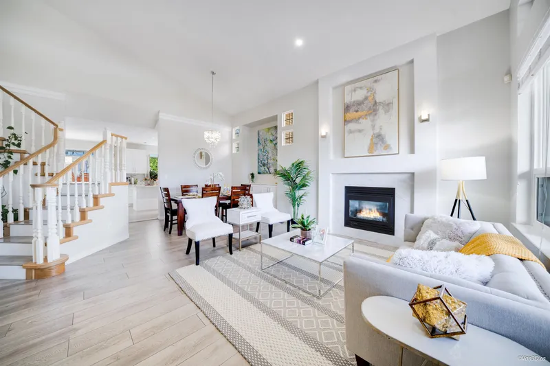 1911 140A STREET - photo 1 of 25