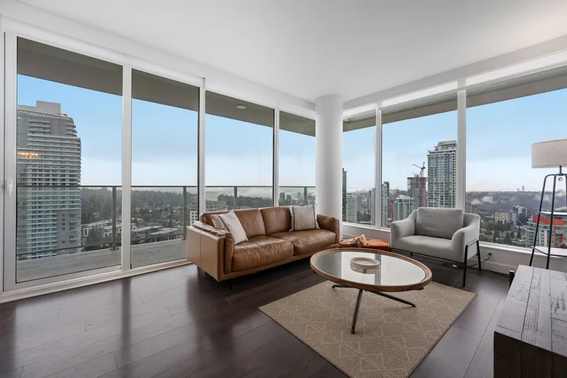 3206 567 CLARKE ROAD - photo 1 of 25