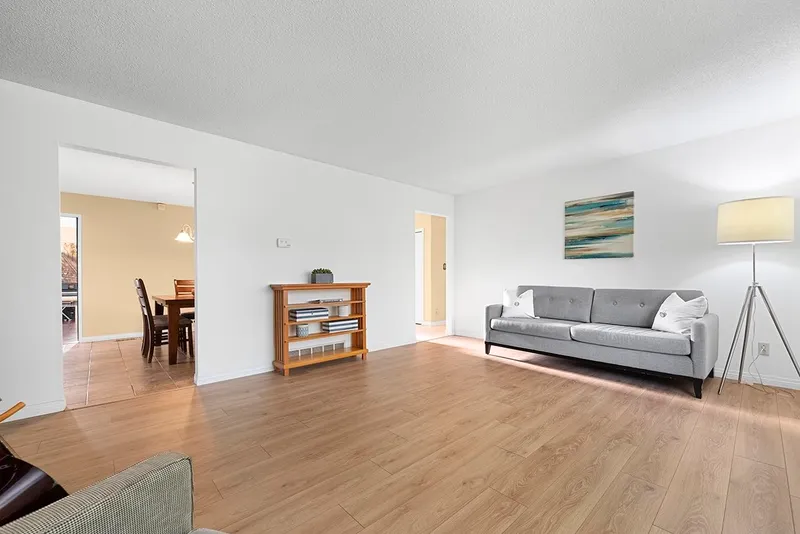 3604 MCRAE CRESCENT - photo 2 of 25