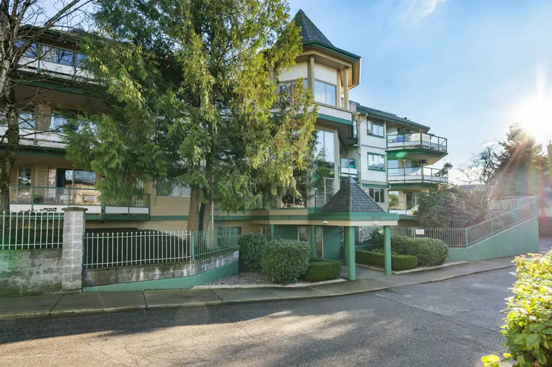 304 20140 56 AVENUE - photo 3 of 25