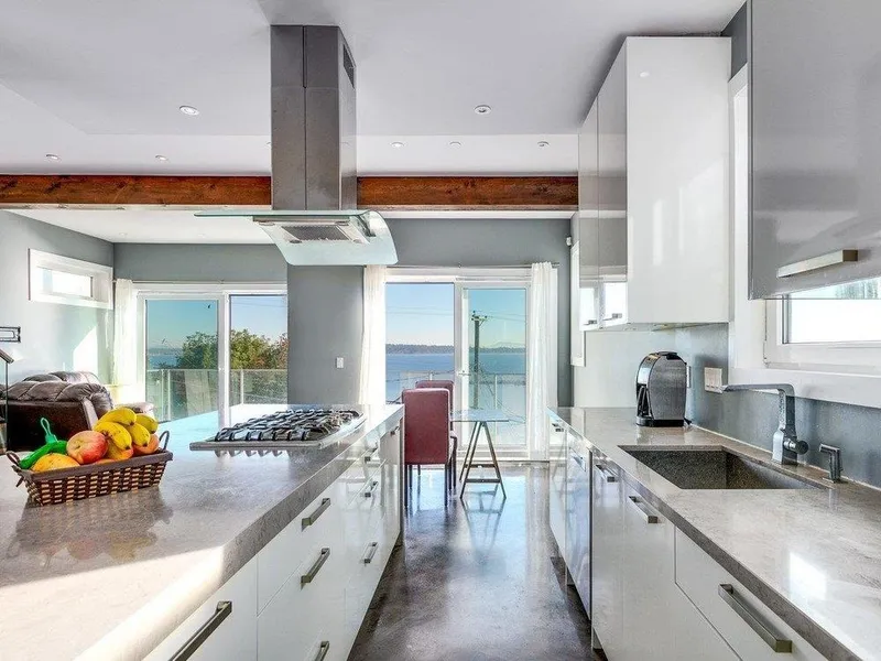 15061 VICTORIA AVENUE - photo 3 of 25