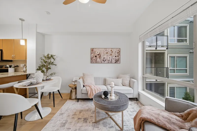 318 13789 107A AVENUE - photo 1 of 25