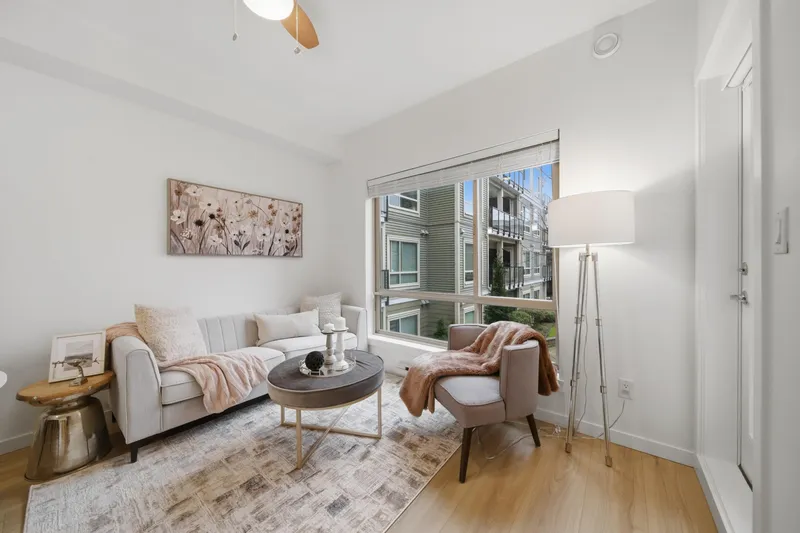 318 13789 107A AVENUE - photo 3 of 25