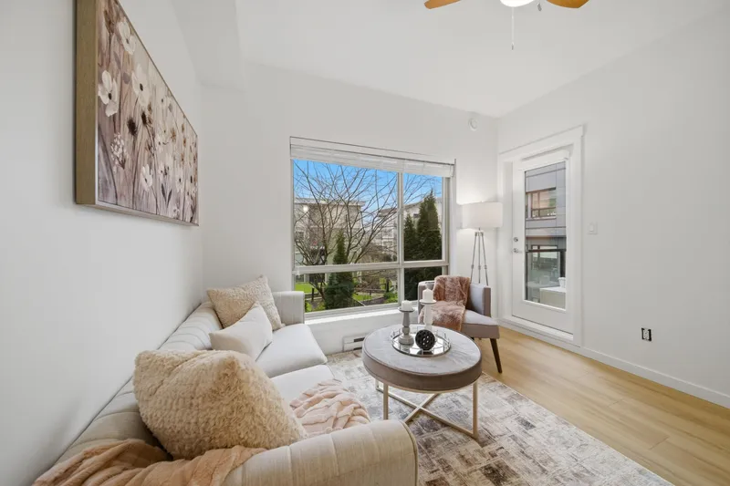 318 13789 107A AVENUE - photo 4 of 25