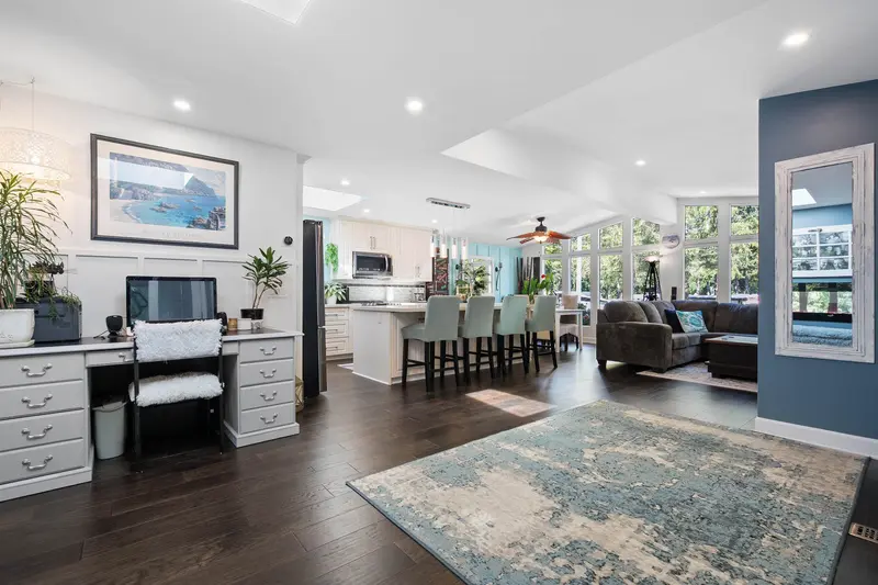 281 1840 160 STREET - photo 4 of 25