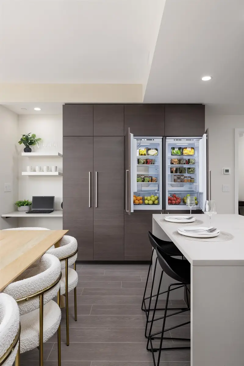 2507 4168 LOUGHEED HIGHWAY - photo 3 of 22