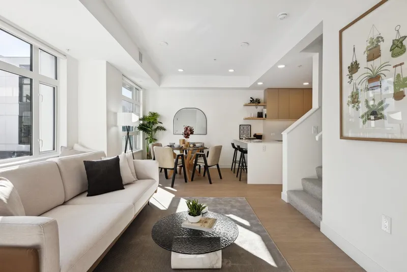 242 1014 W 47TH AVENUE - photo 2 of 12