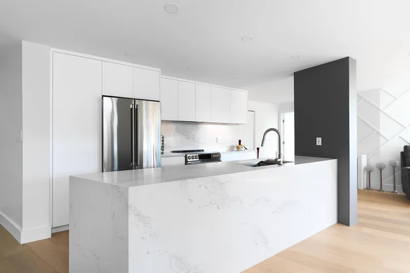 903 995 ROCHE POINT DRIVE - photo 2 of 19