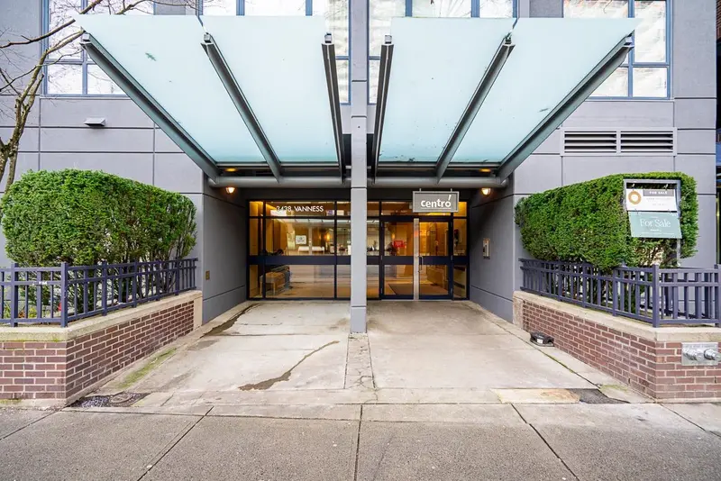 906 3438 VANNESS AVENUE - photo 3 of 25