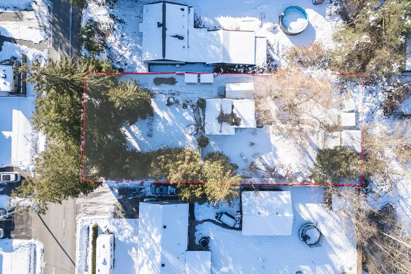 11821 GLENHURST STREET - photo 2 of 10