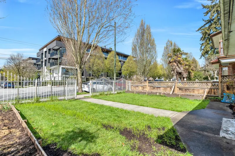 5092 MAIN STREET - photo 3 of 13