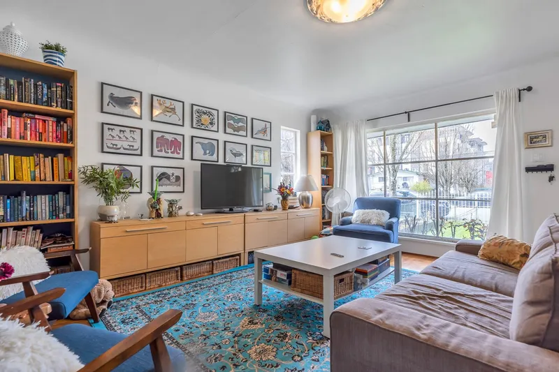 5092 MAIN STREET - photo 4 of 13