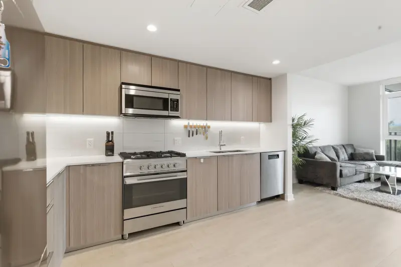 602 1401 HUNTER STREET - photo 4 of 25