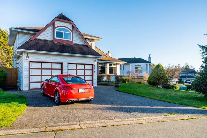 7926 161 STREET - photo 1 of 25