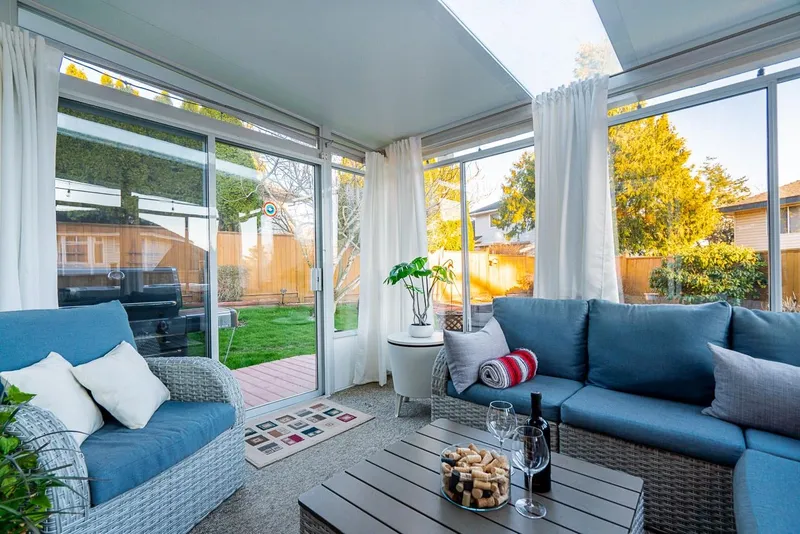 7926 161 STREET - photo 2 of 25