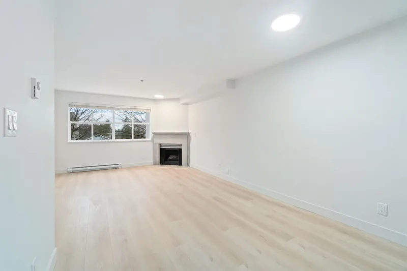 307 2928 COMMERCIAL DRIVE - photo 1 of 25
