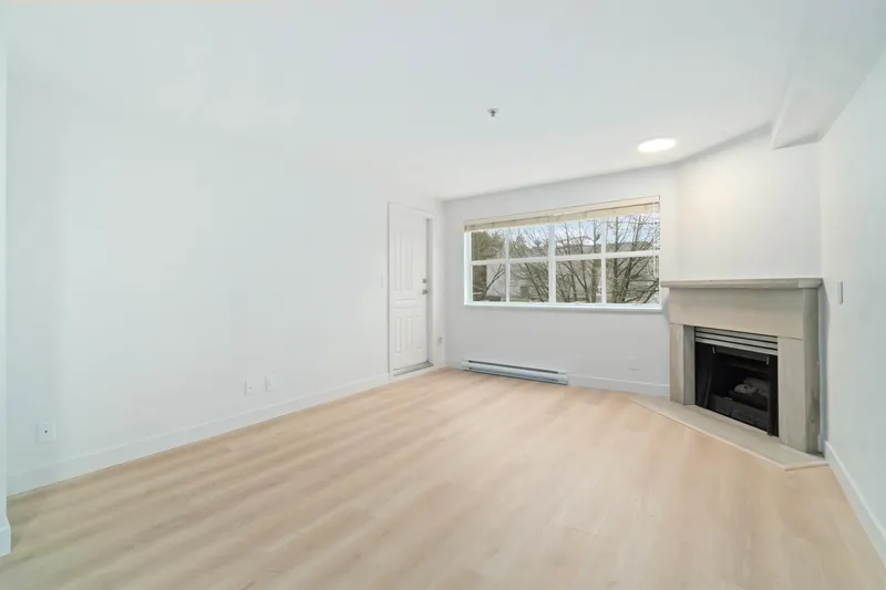 307 2928 COMMERCIAL DRIVE - photo 3 of 25