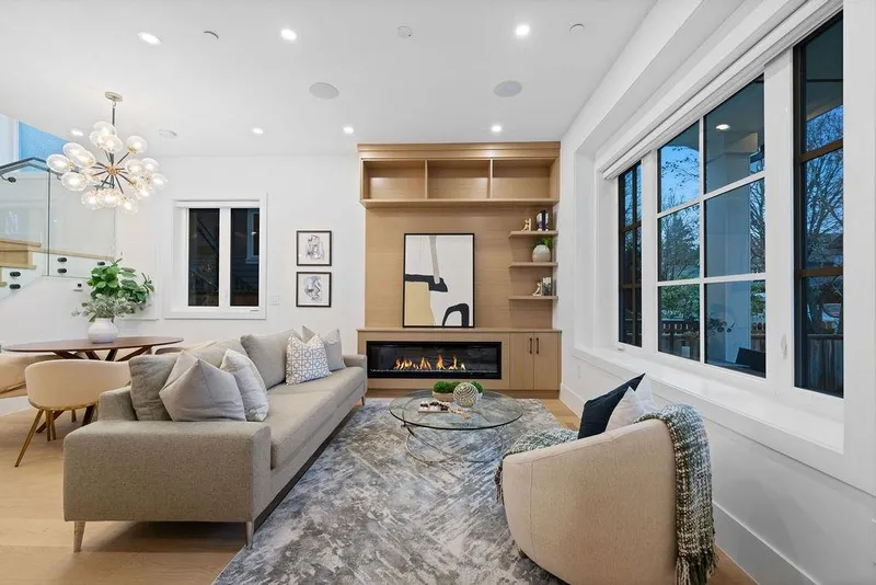 1 1166 E 11TH AVENUE - photo 4 of 25