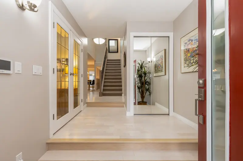 2419 SHAWNA WAY - photo 2 of 25