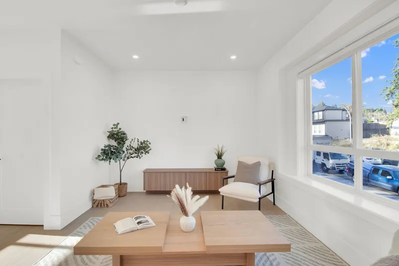 102 16058 9A AVENUE - photo 3 of 25