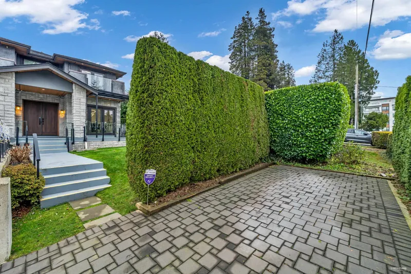 2227 HAYWOOD AVENUE - photo 4 of 25