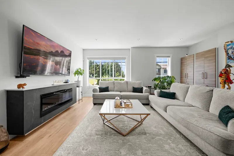 7 2828 156 STREET - photo 4 of 25