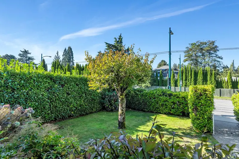 5062 GRANVILLE STREET - photo 3 of 25