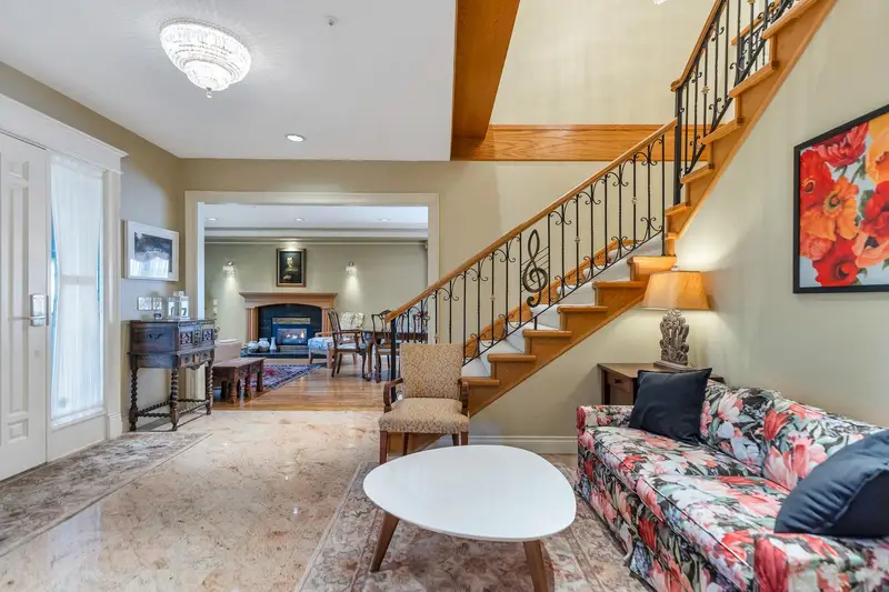 5062 GRANVILLE STREET - photo 4 of 25