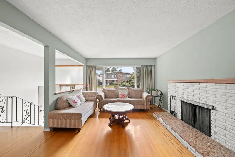 3783 PRICE STREET - photo 4 of 25