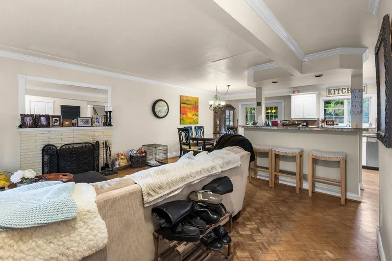 966 DUNDONALD DRIVE - photo 3 of 25