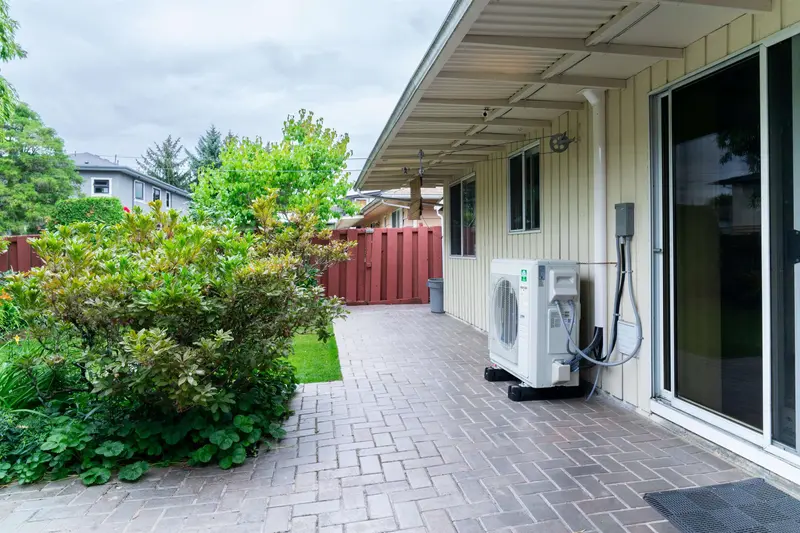 9151 NO. 4 ROAD - photo 4 of 25