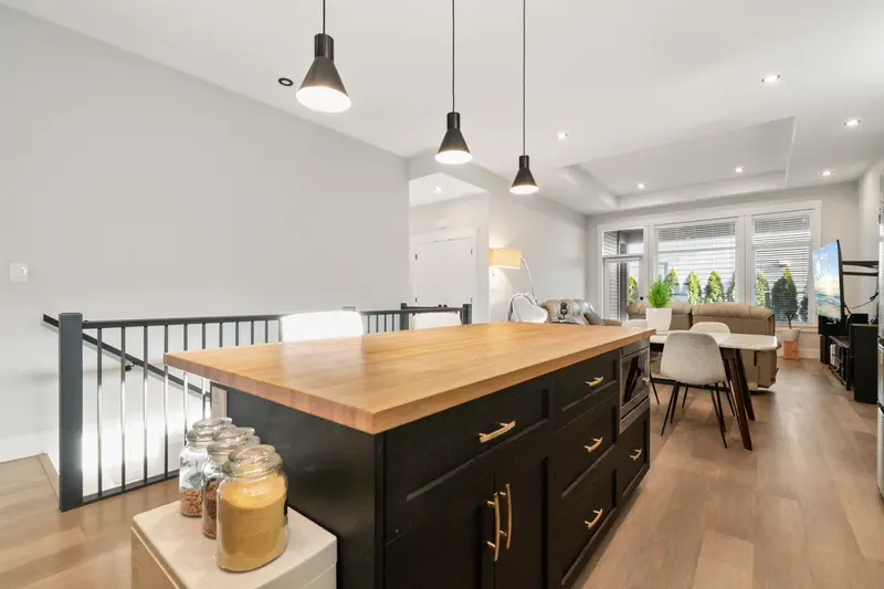 15 45875 SOUTH SUMAS ROAD - photo 4 of 25