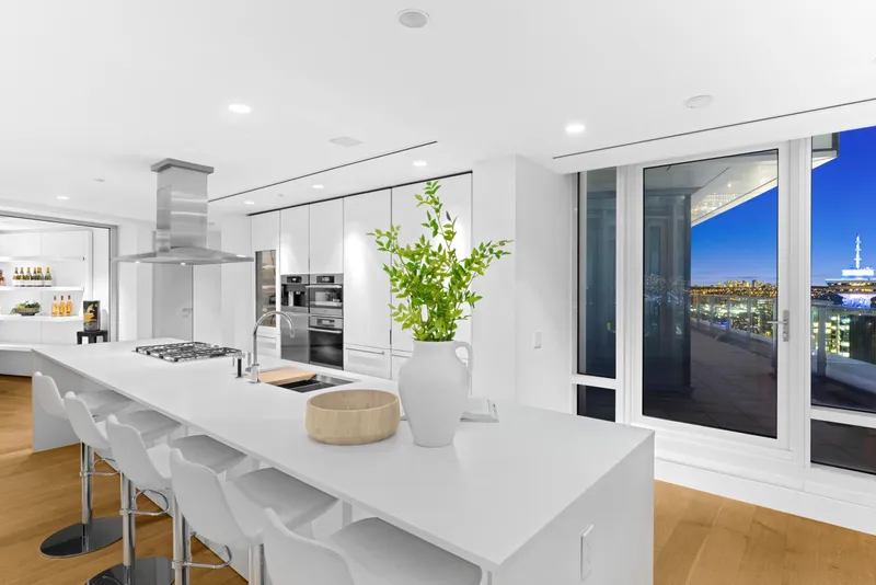 4602 1011 W CORDOVA STREET - photo 4 of 25