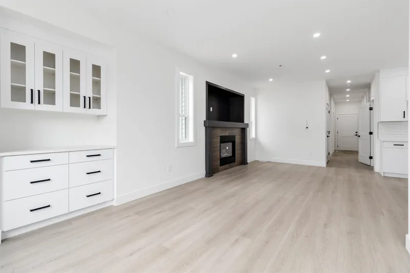 32666 3RD AVENUE - photo 4 of 23