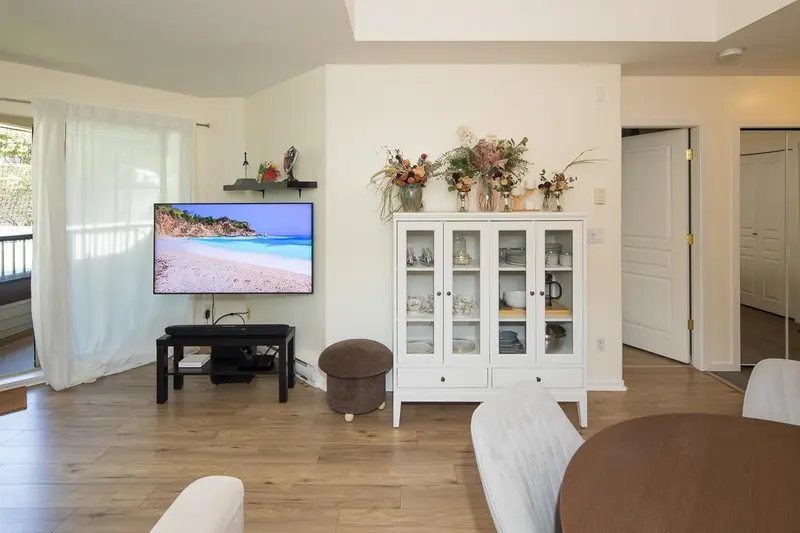 502 214 ELEVENTH STREET - photo 1 of 25