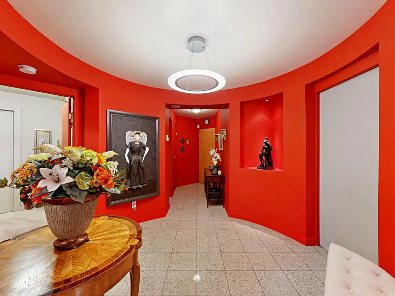 301 1888 ALBERNI STREET - photo 3 of 25